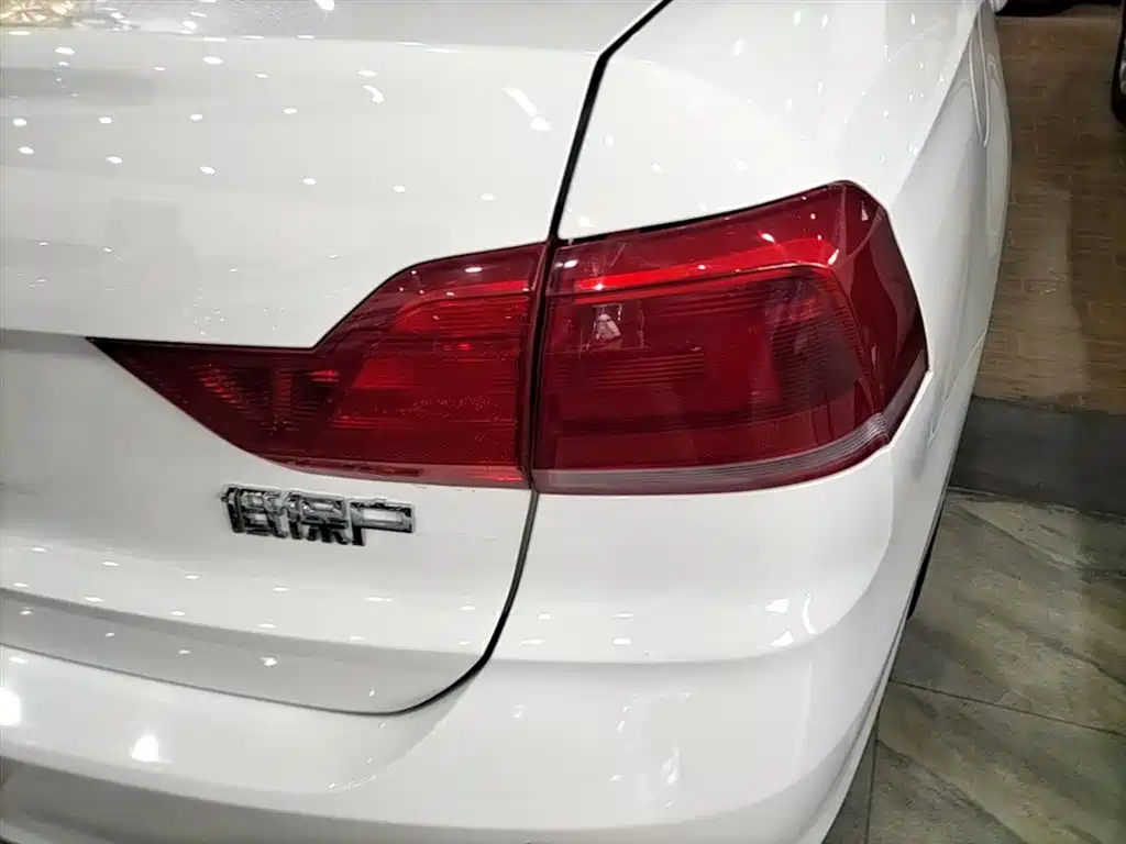 Volkswagen Santana 2018 1.5L Automatic Comfort Edition фото 8