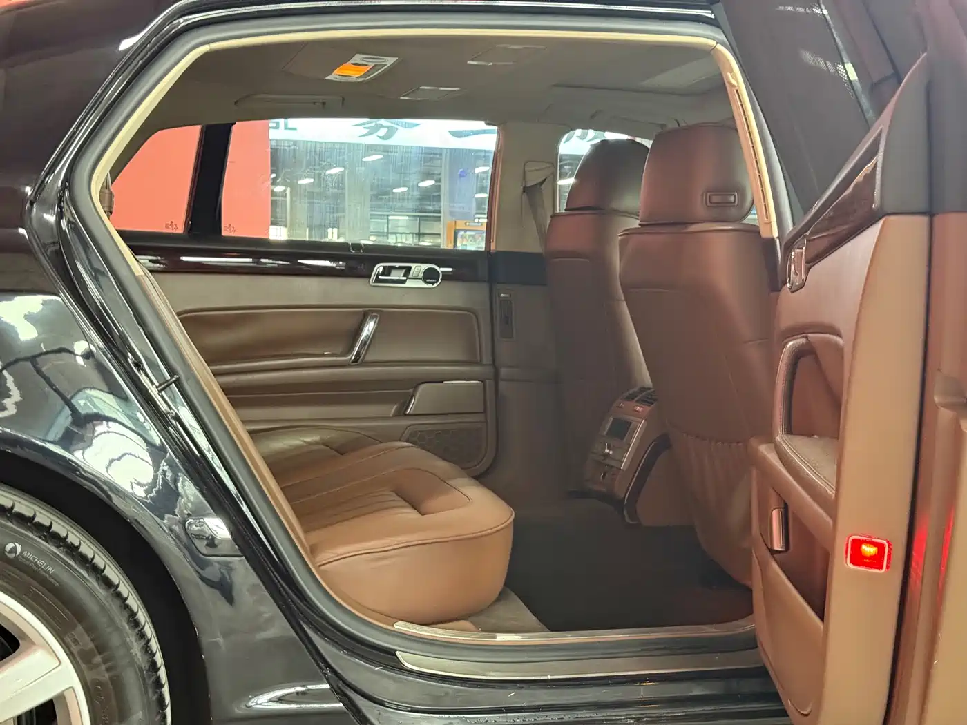 Volkswagen Phaeton 2012 3.0L Executive фото 25