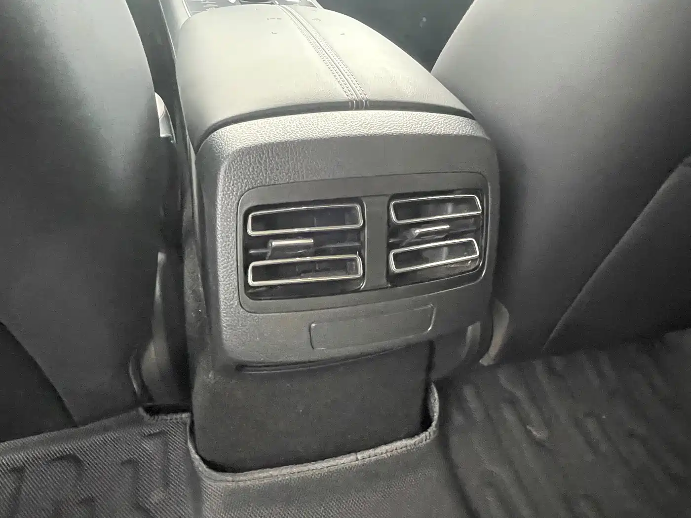 BYD Destroyer 05 2024 Glory Edition DM-i 120KM Luxury фото 7