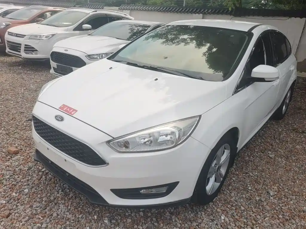 Фото 2 - Ford Focus
