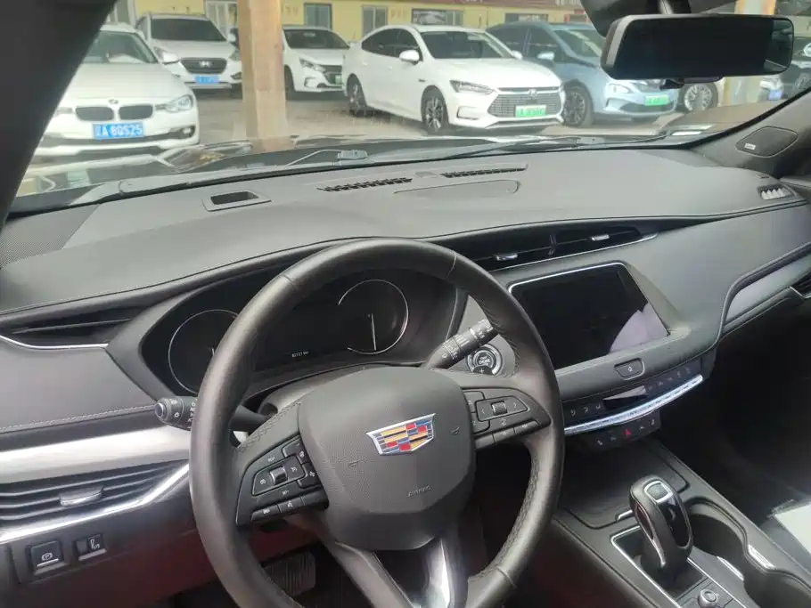 Cadillac XT4 2019 2018 Model 28T 4WD Leading