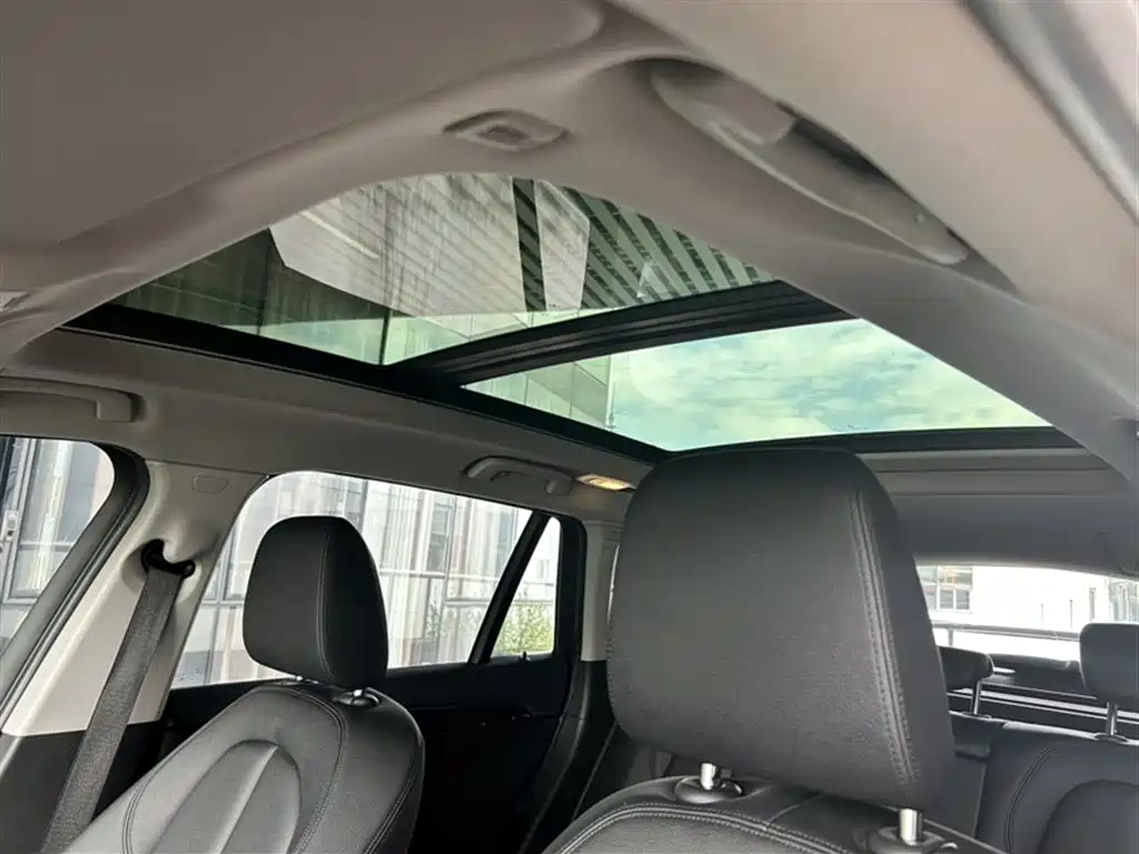 BMW X1 2018 sDrive20Li Leading Model фото 15