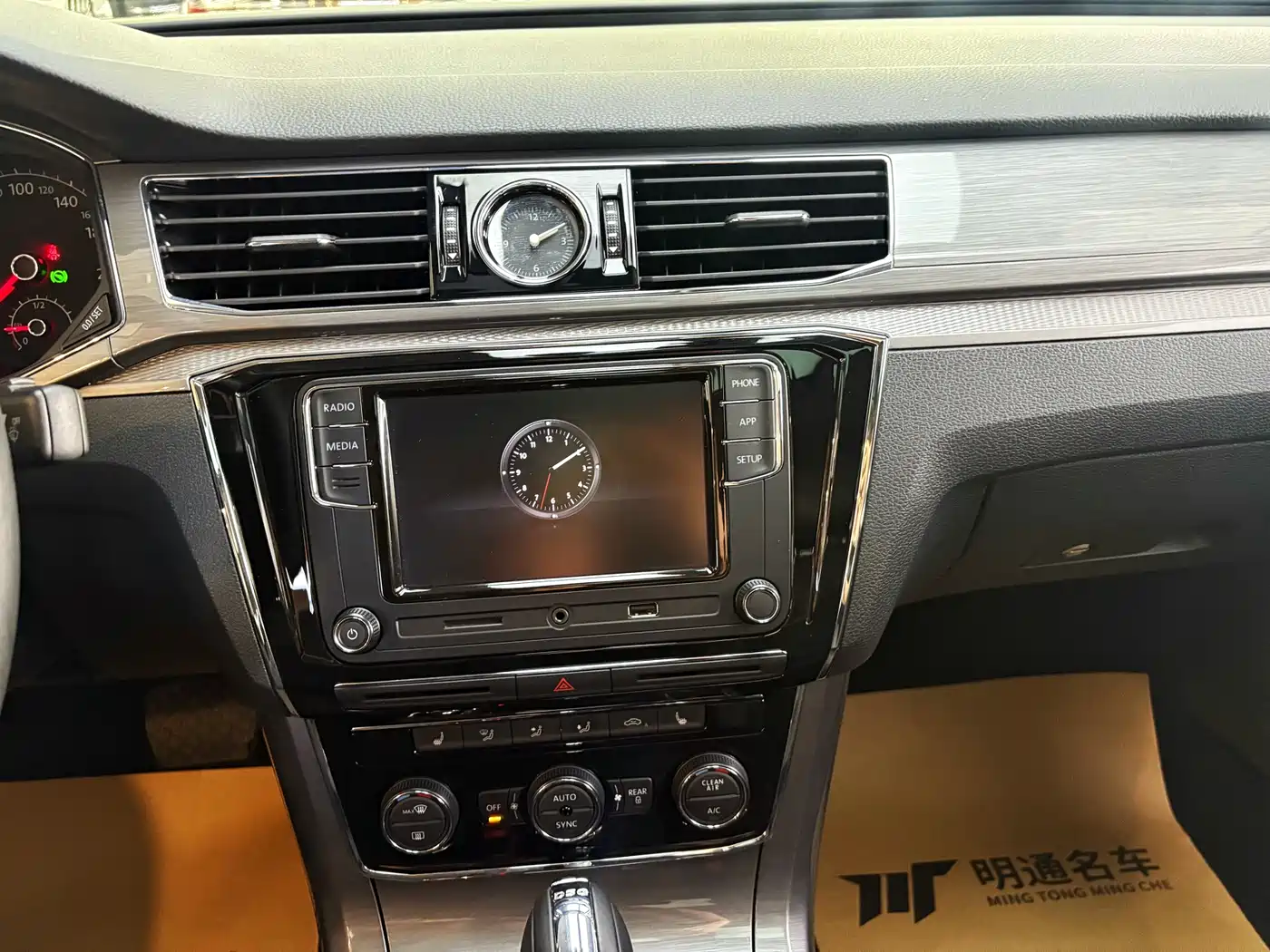 Volkswagen Passat 2017 330TSI DSG Prestige фото 12