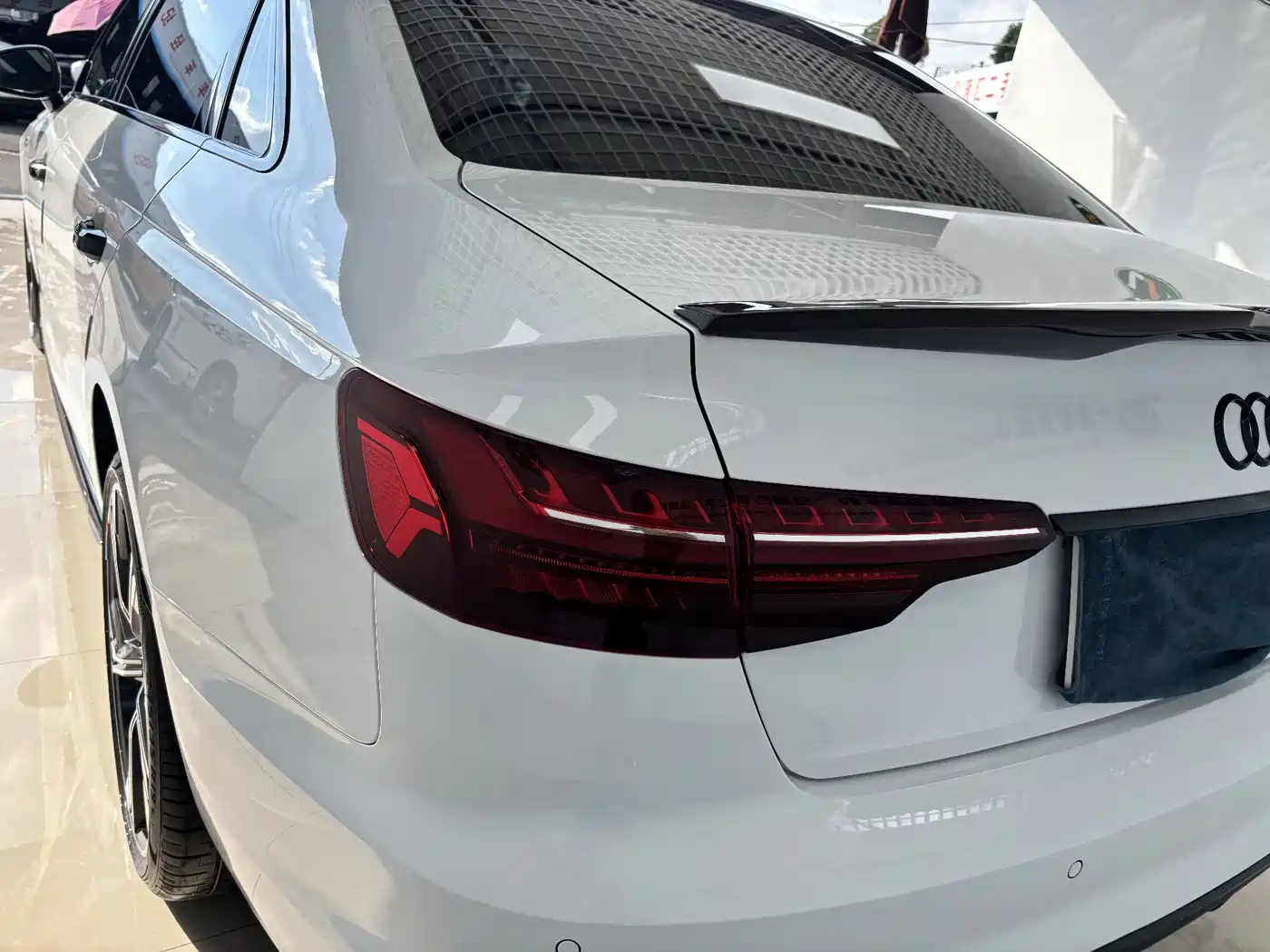 Фото 9 - Audi A4L
