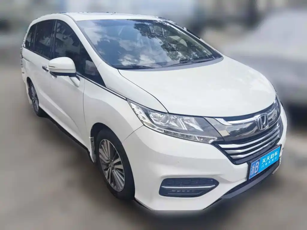 Фото 3 - Honda Odyssey