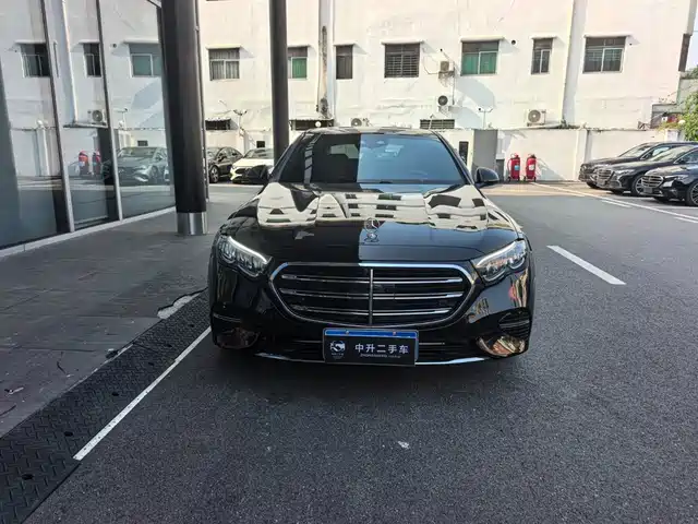 Mercedes-Benz E-Class 2026 E 300 L Luxury — фото 2