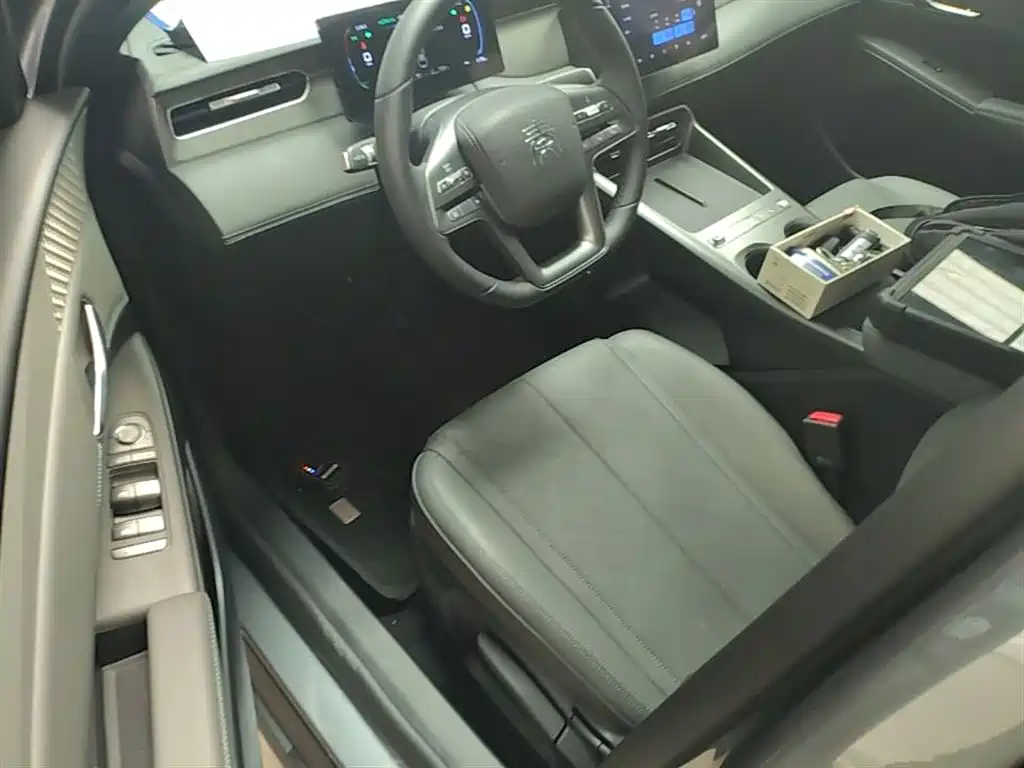 BYD Qin PLUS 2026 DM-i Smart Edition 128KM Progressive фото 16