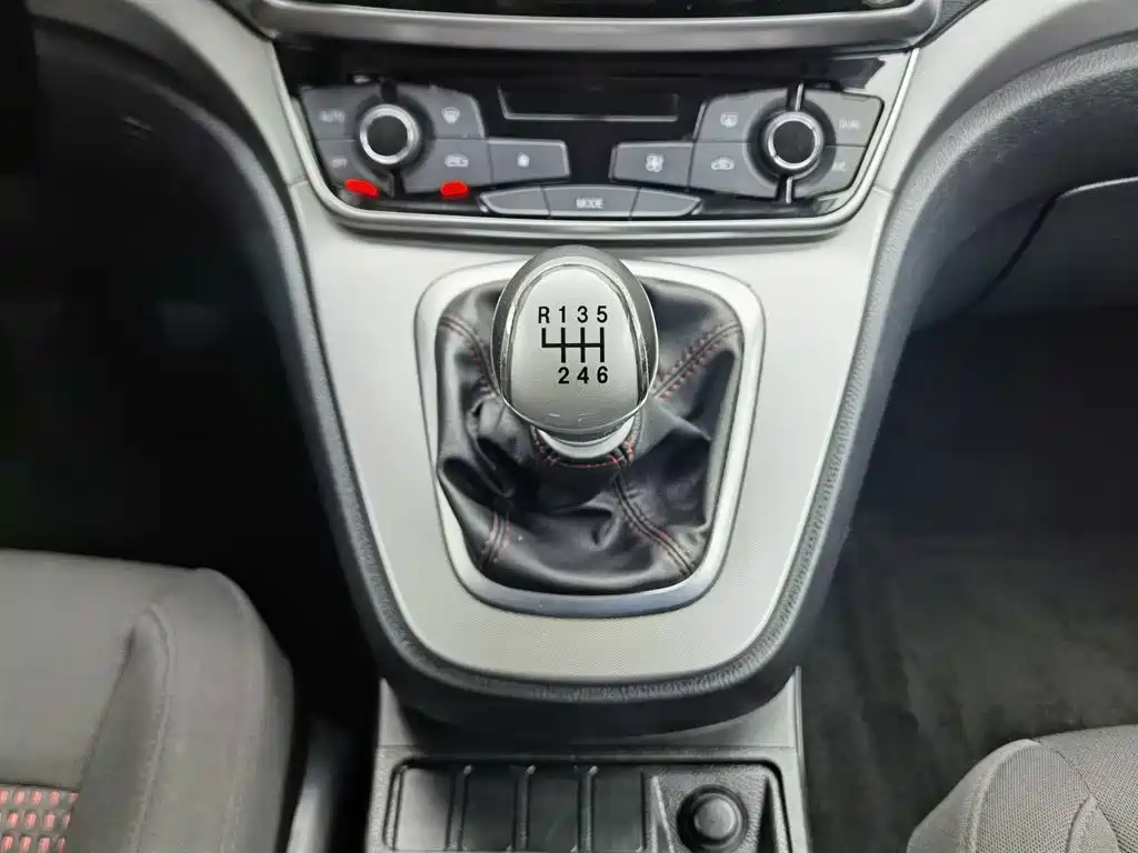 Фото 13 - Haval M6