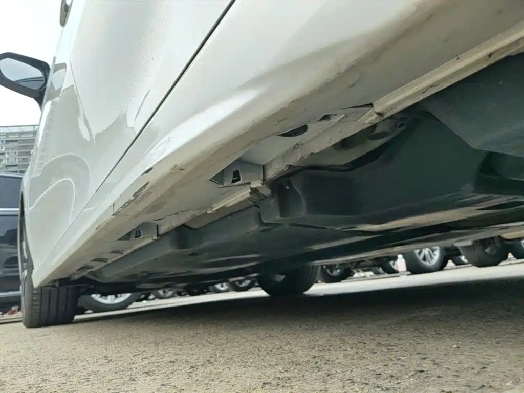 Toyota Camry 2019 Hybrid 2.5HS Trend Edition China VI фото 22