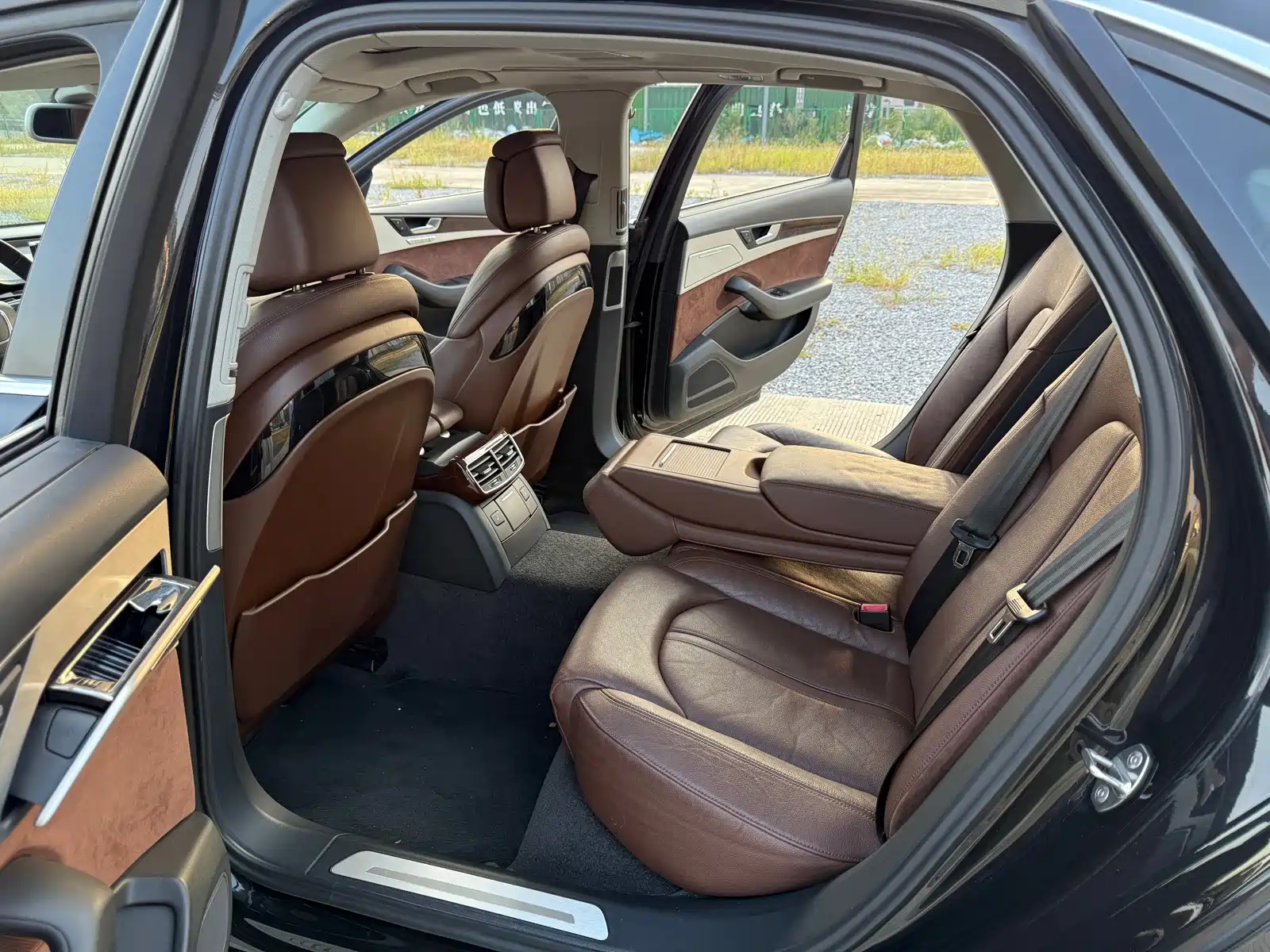 Фото 12 - Audi A8