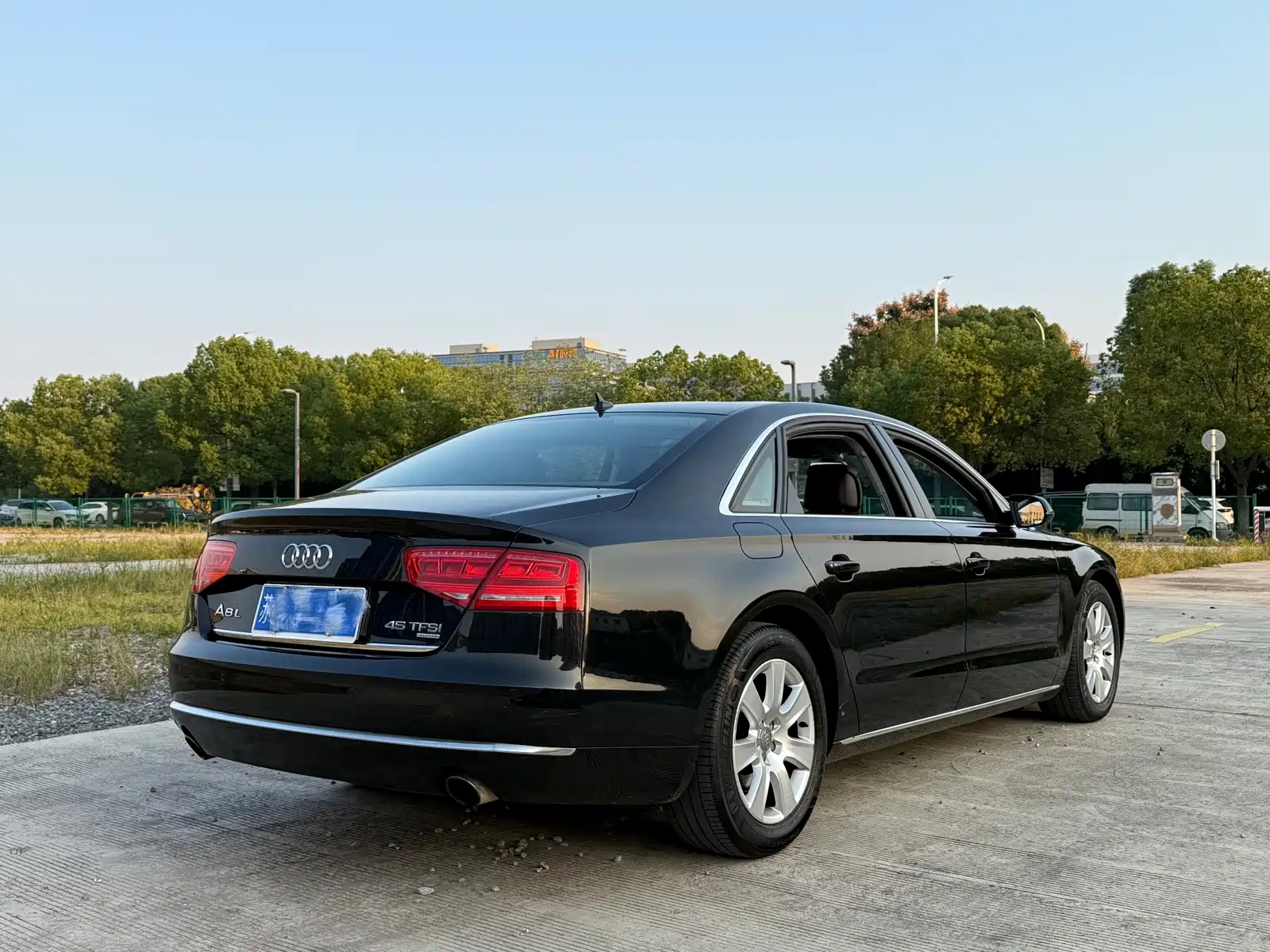 Фото 6 - Audi A8
