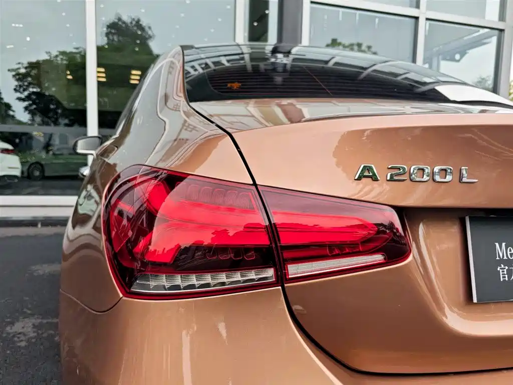 Mercedes-Benz A-Class 2020 Facelift A 200 L Sport Sedan Dynamic фото 7