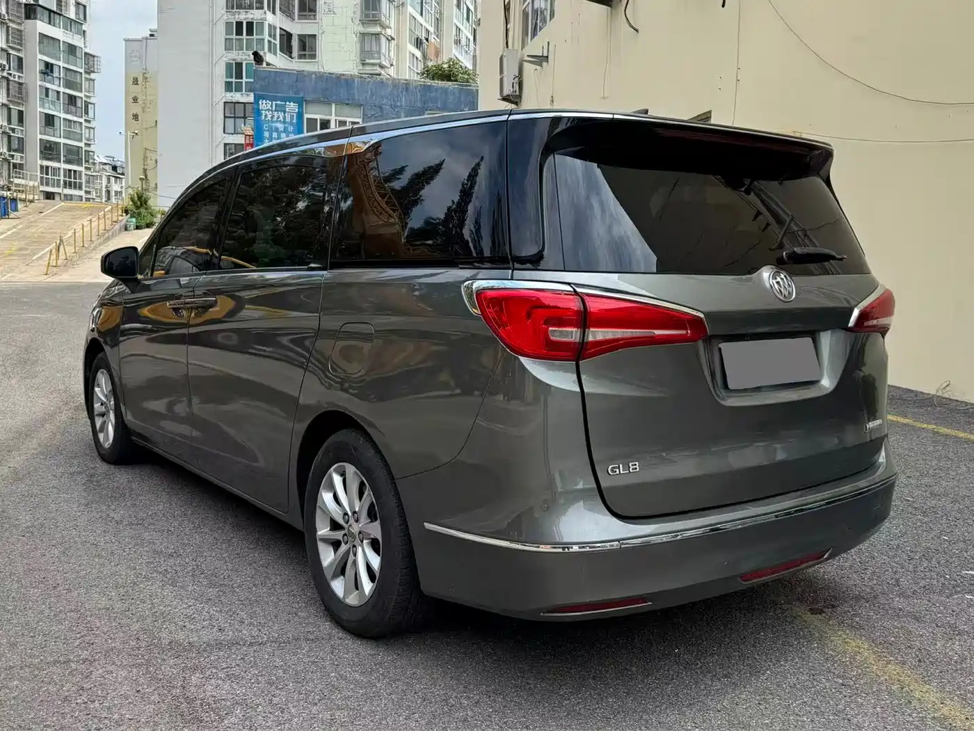 Фото 4 - Buick GL8