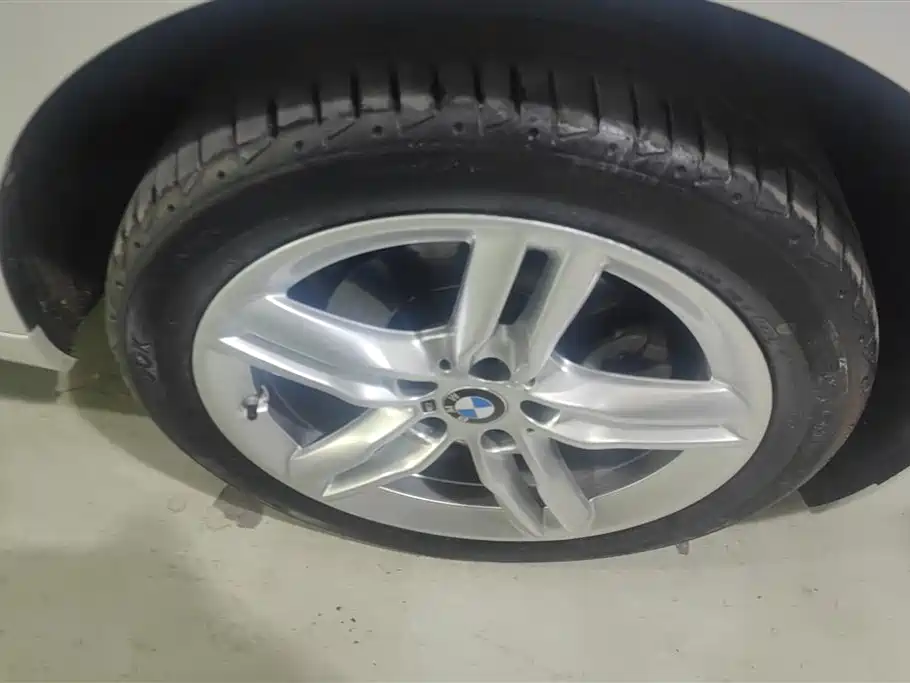 BMW 1 Series 2021 120i M Sport Shadow Edition фото 6