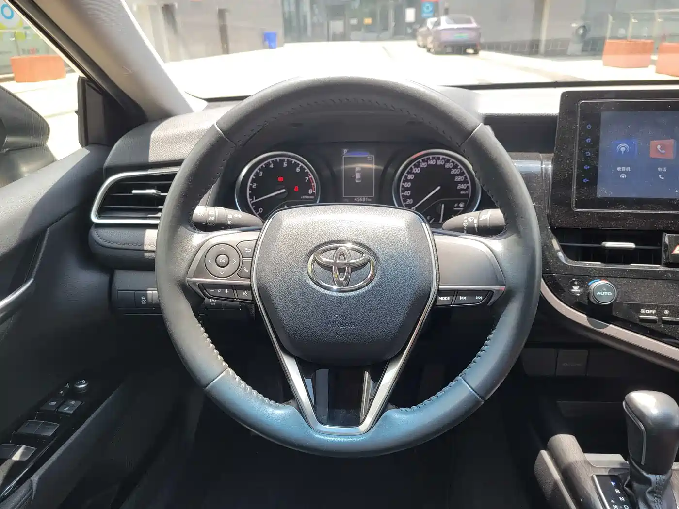Toyota Camry 2023 2.0G Luxury Edition фото 12