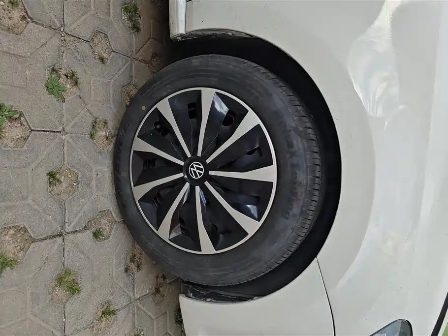 Volkswagen Polo 2016 1.6L Manual Comfort фото 6