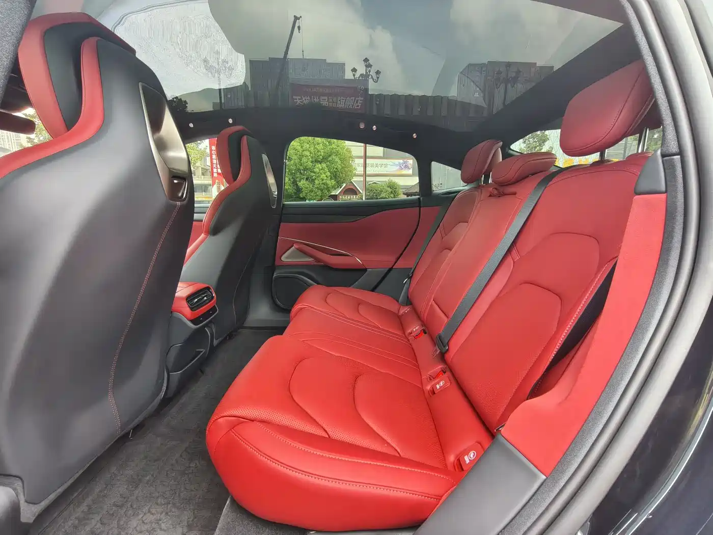 Xiaomi Auto Xiaomi SU7 2024 RWD Ultra Long Range Advanced Smart Driving Pro Edition фото 19