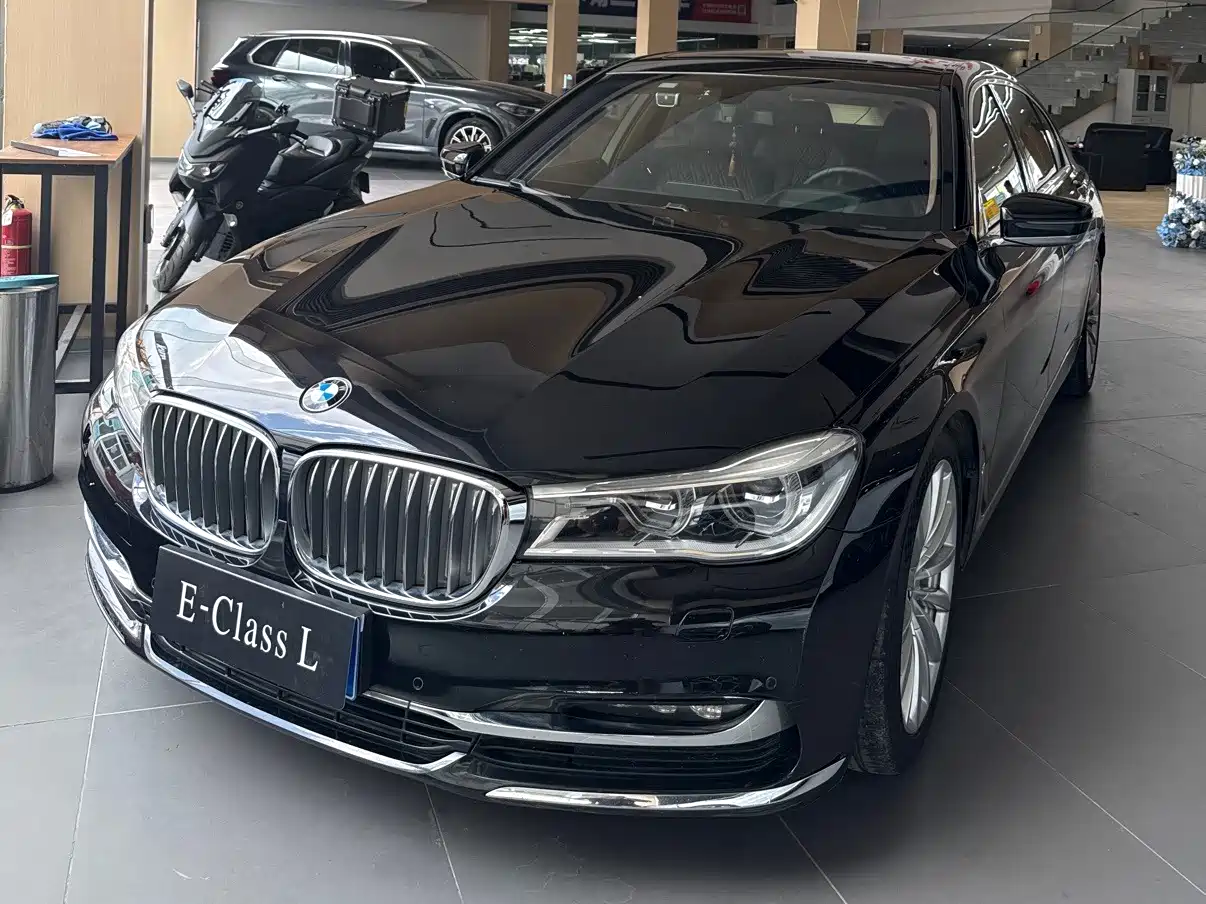 Фото 1 - BMW 7 Series