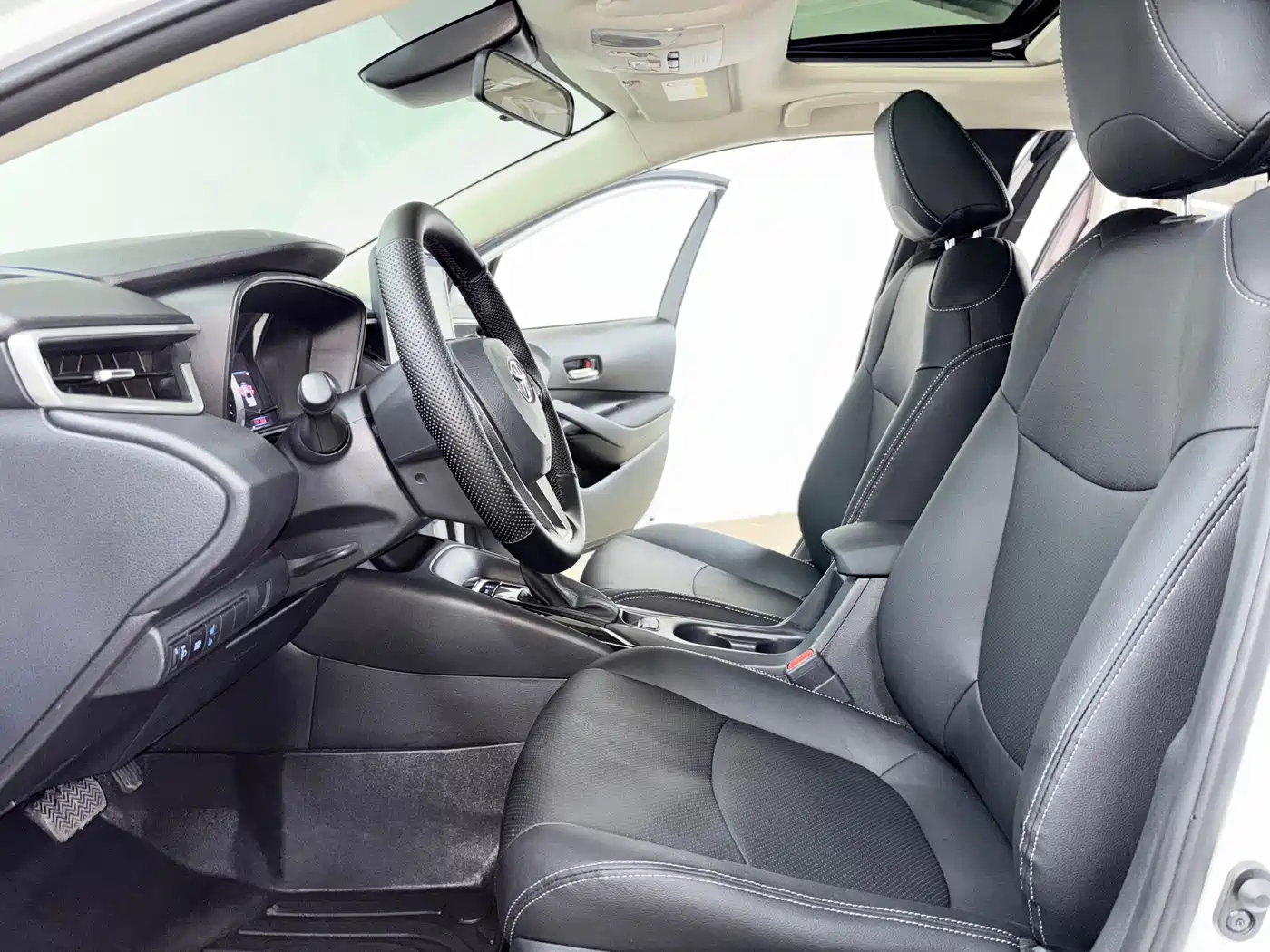 Toyota Corolla 2021 TNGA 1.5L CVT Elite Edition фото 7