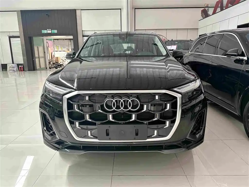 Audi Q7 2026 2025 55 TFSI quattro S line Sport