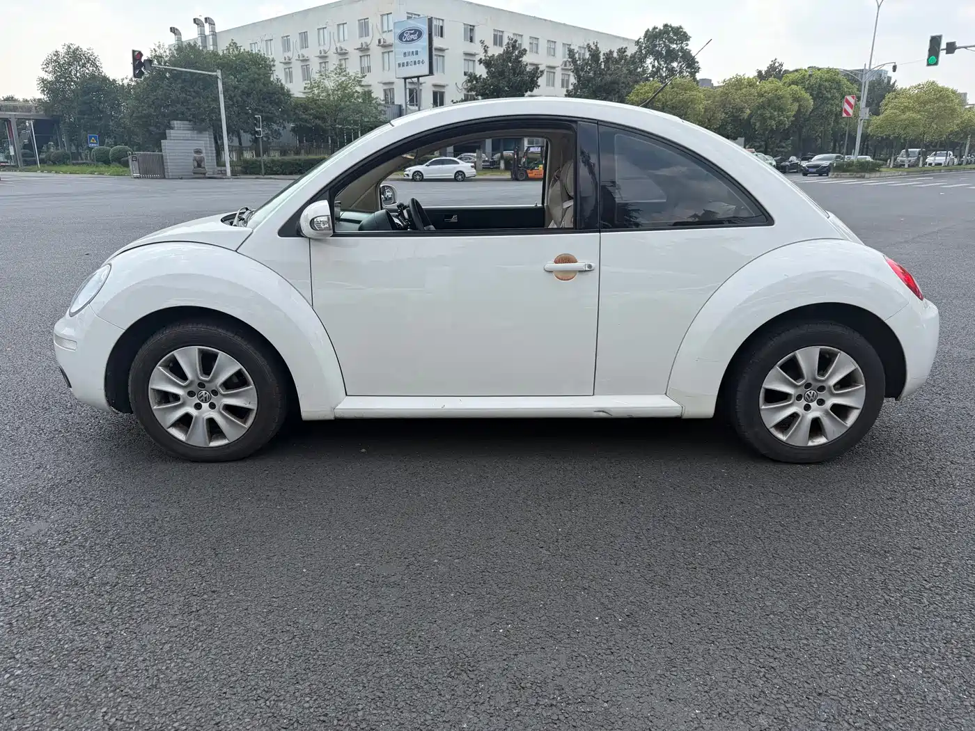 Volkswagen Beetle 2010 2010 Model 2.0 BlackOrange Comfort Edition