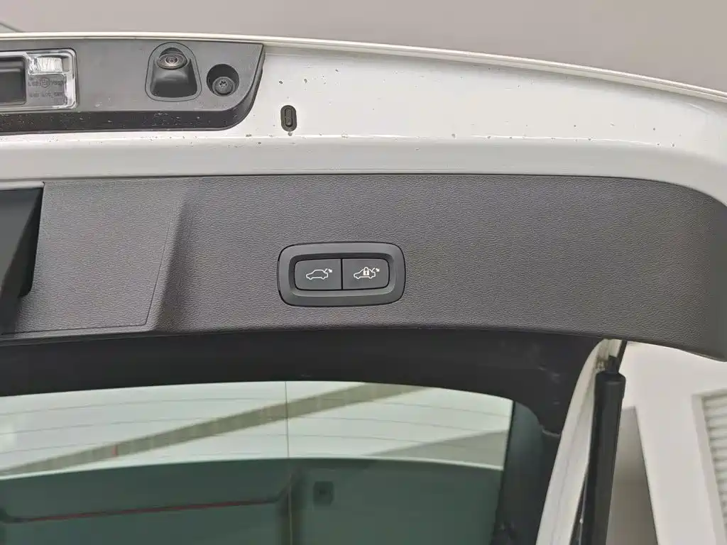 Volvo XC40 2024 2025 B3 Smart Elite Luxury Edition