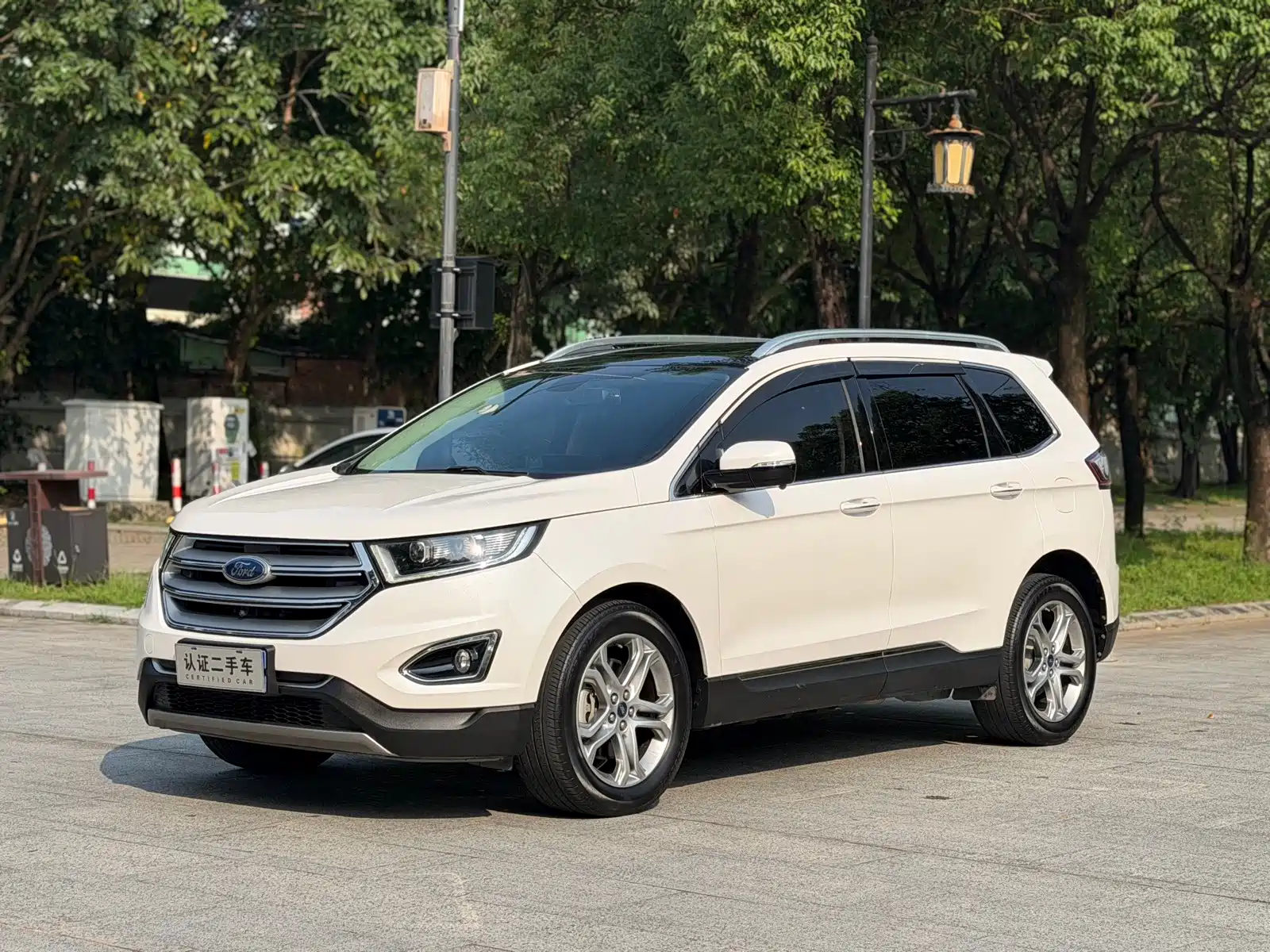 Фото 2 - Ford Edge
