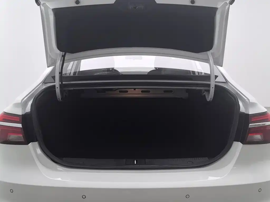 Roewe i6 2019 2019 PLUS 1.6L CVT 4G Connected Flagship Great Edition