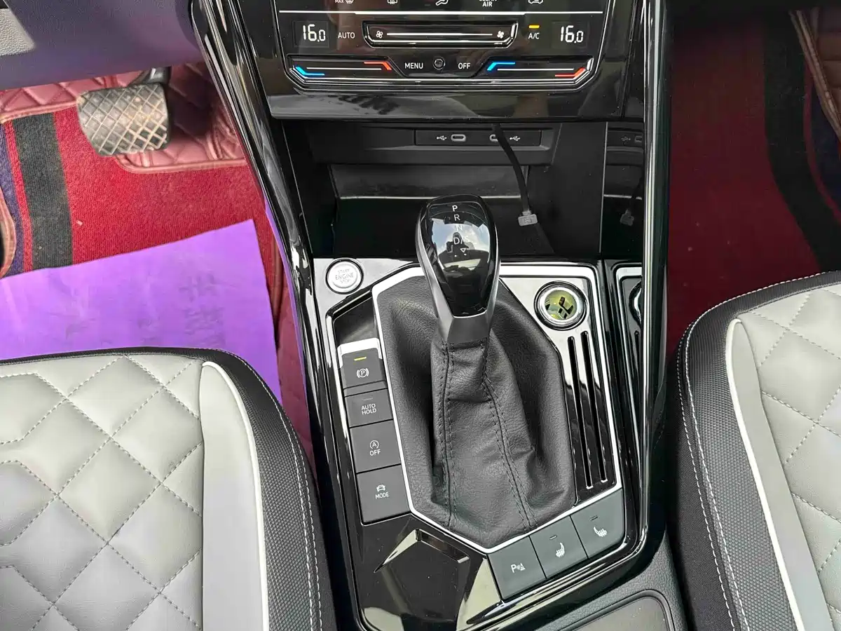 Volkswagen Tayron 2023 280TSI 2WD Luxury Plus Advanced Edition фото 17