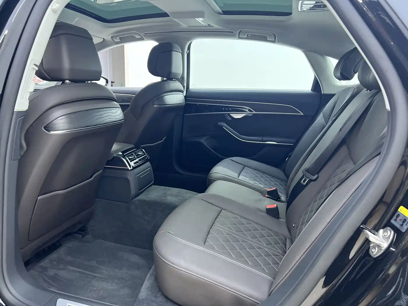 Audi A8 2026 2025 A8L 50 TFSI quattro Exclusive Selection