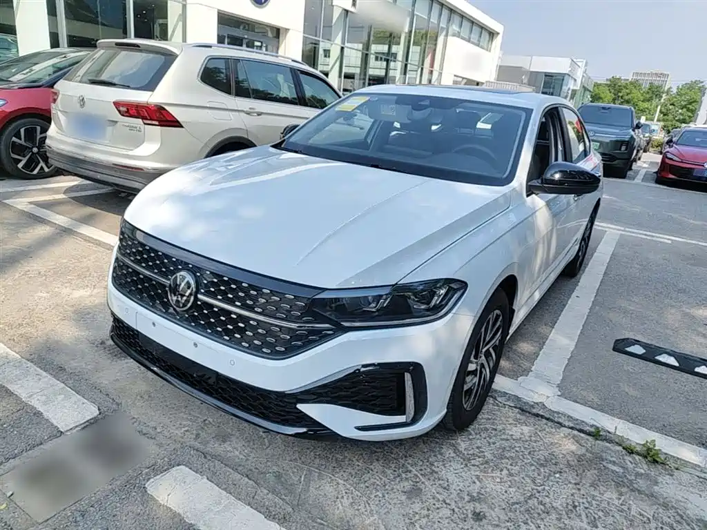 Volkswagen Lavida 2024 Model 300TSI DSG Starlight Leading Edition фото 2