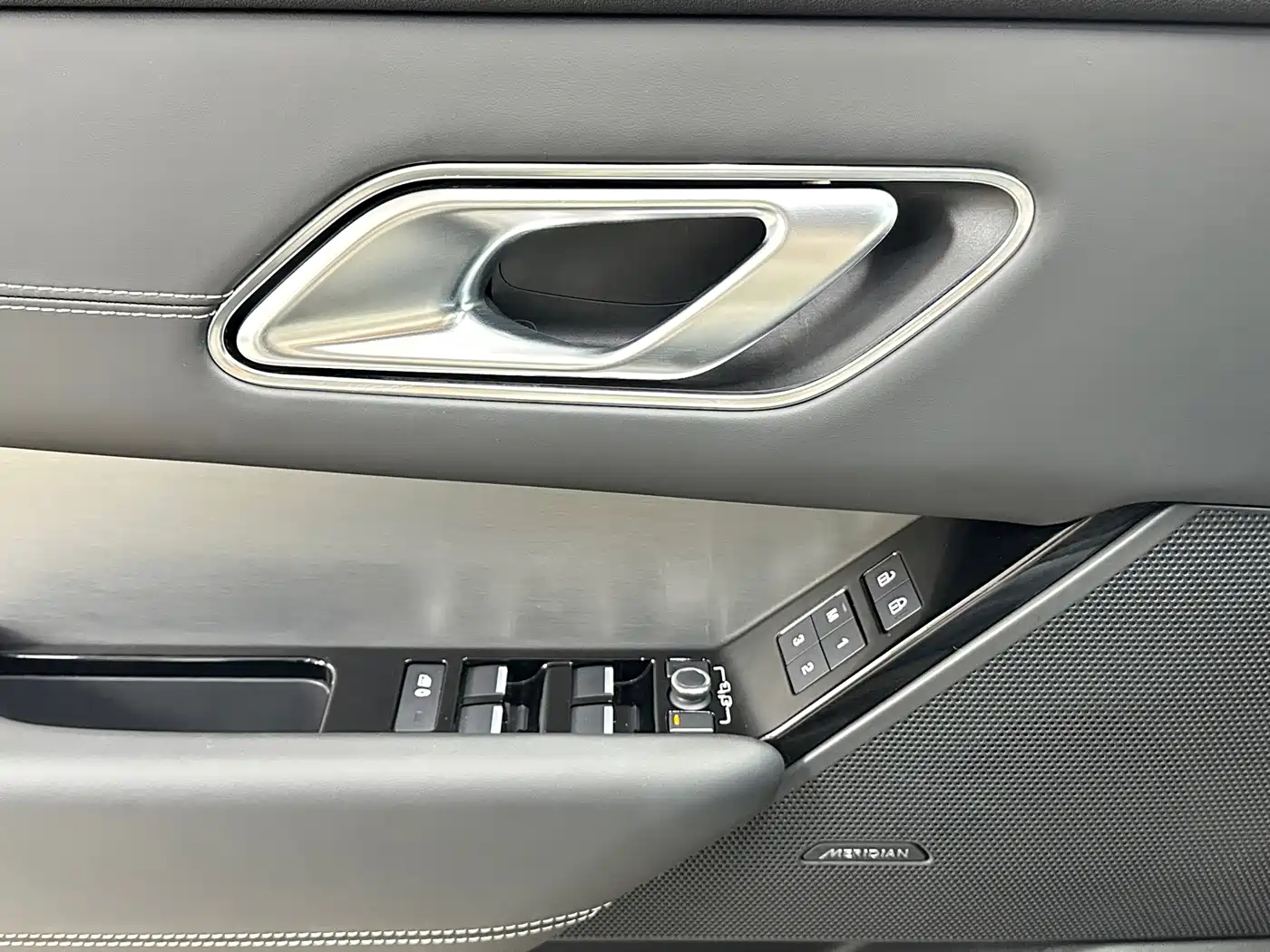 Land Rover Range Rover Velar 2022 2023 250PS Gloss Black Collector's Edition