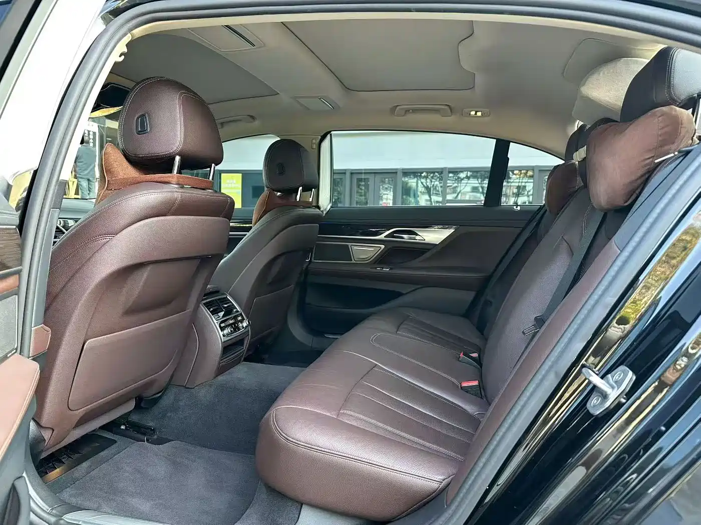 BMW 7 Series 2016 730Li Leading фото 6
