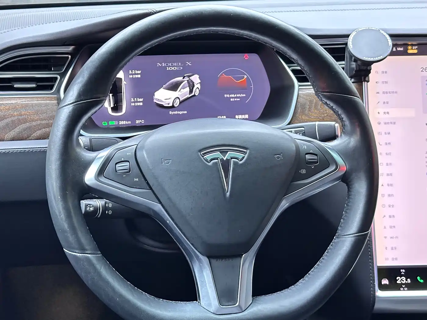 TESLA MODEL X