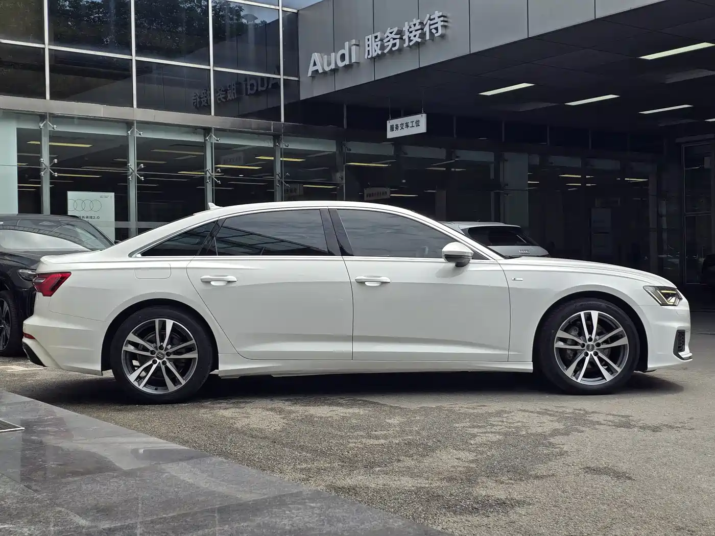 Audi A6L 2019 40 TFSI Luxury Dynamic фото 4