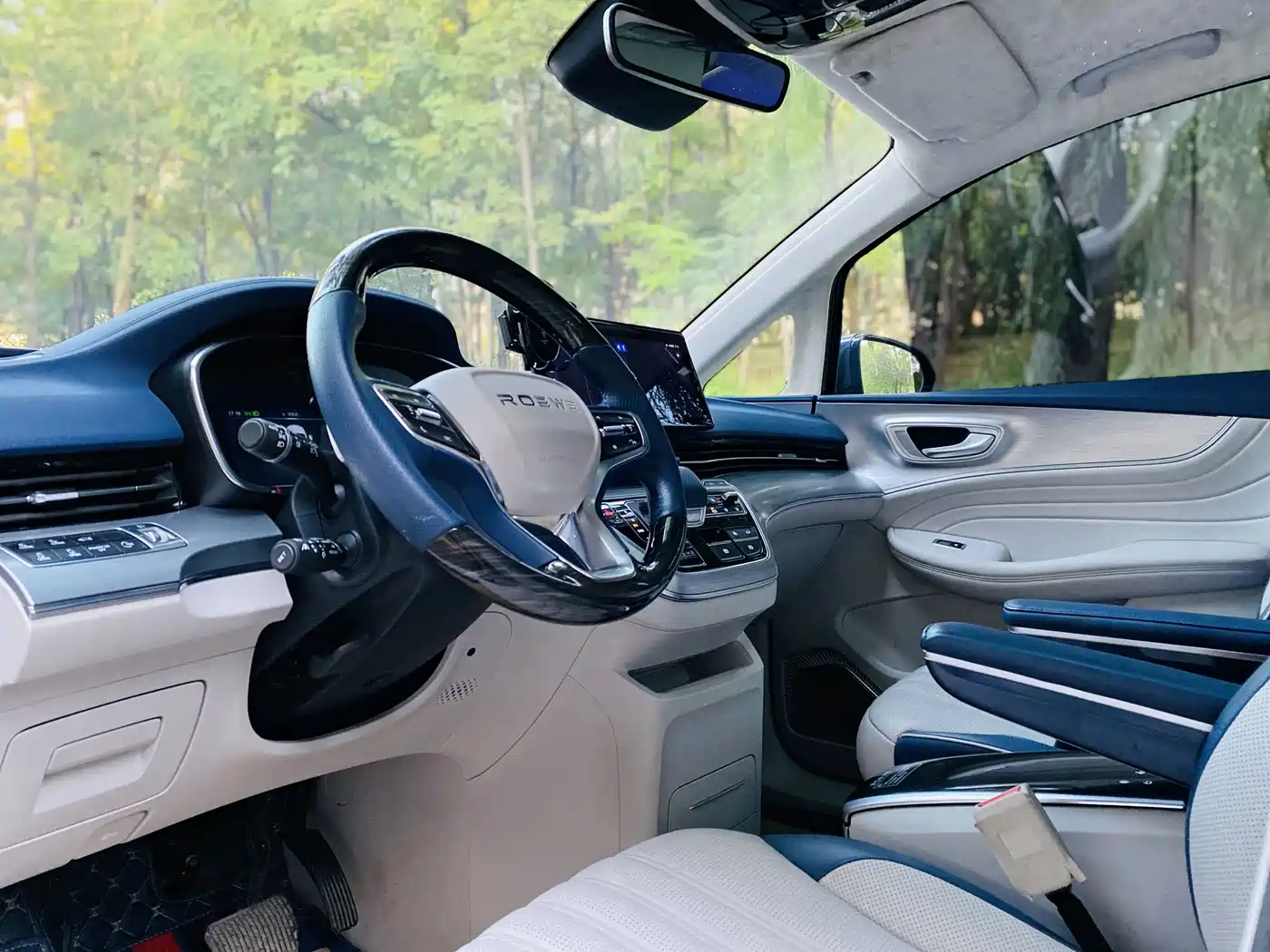 Roewe iMAX8 2021 2022 400TGI Honor Edition