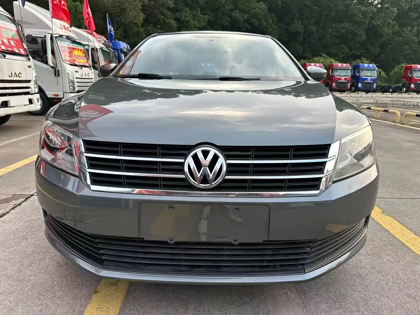 Volkswagen Lavida 2013 Facelift Classic 1.6L Automatic Trend фото 2