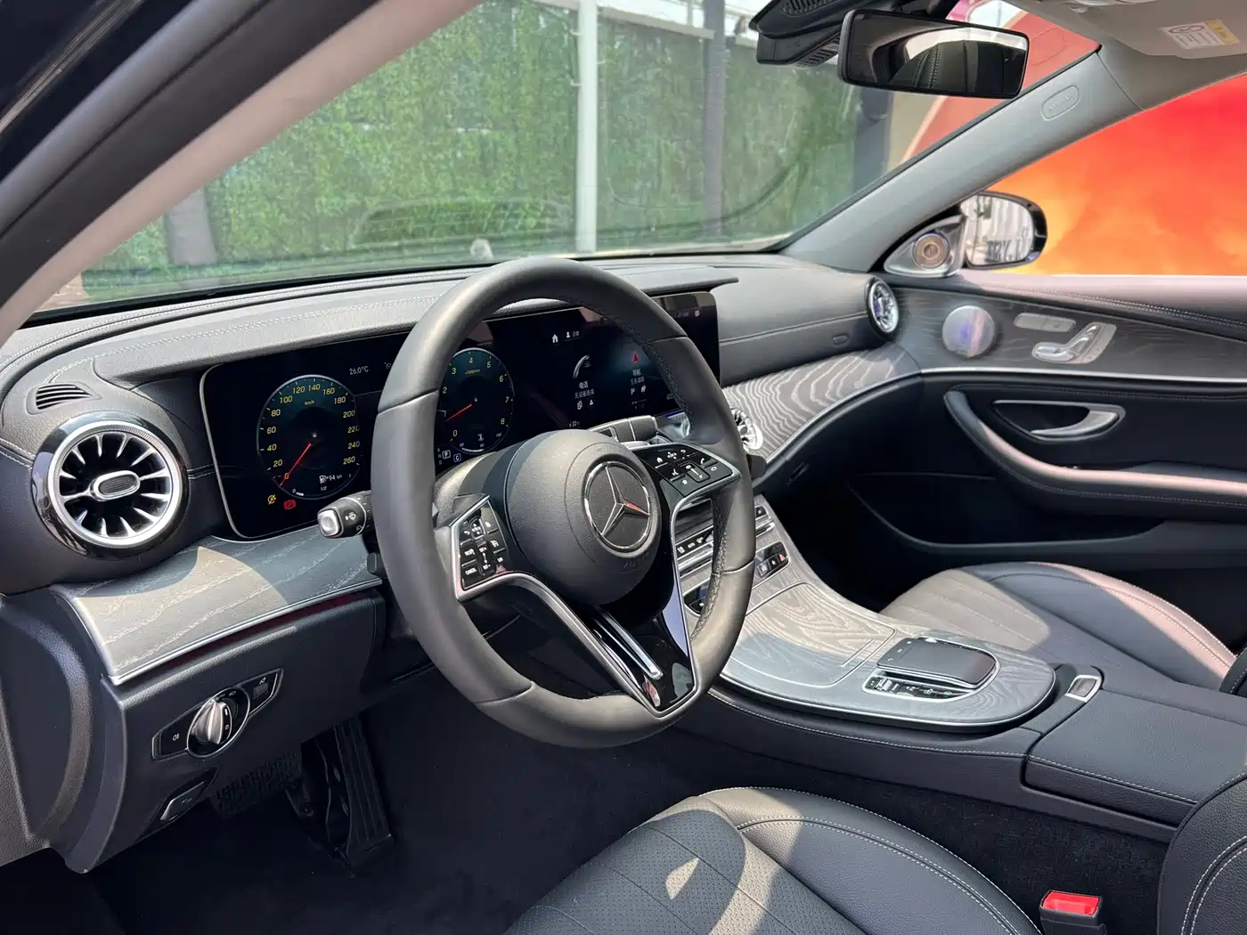 Mercedes-Benz E-Class 2023 E 300 L Fashion фото 9