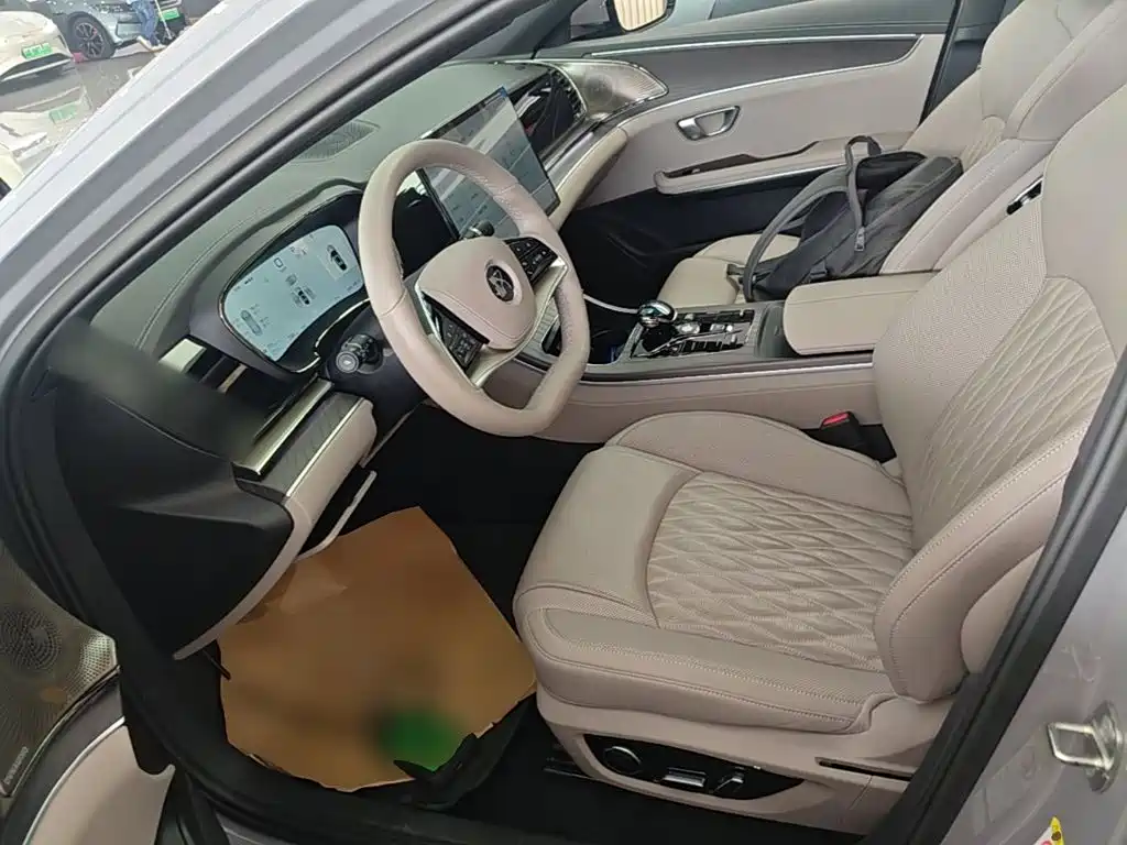 BYD Han 2025 2025 DM-i Smart Driving Edition 125KM LiDAR Flagship