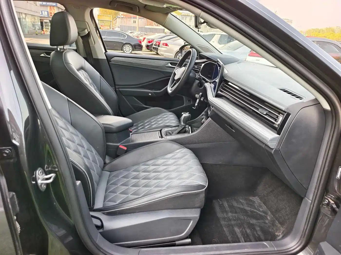 Volkswagen Sagitar 2023 300TSI DSG Surpassing Edition фото 14