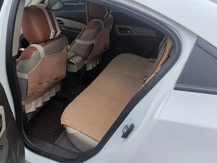 Chevrolet Cruze 2015 1.5L Classic SE AT фото 11