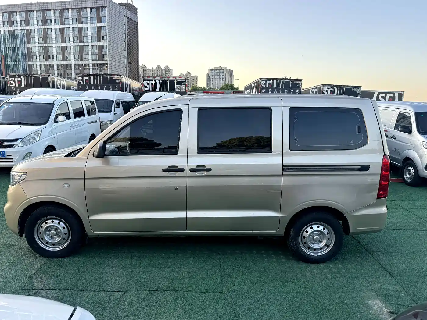 صورة 7 - Wuling Motors Wuling Hongguang V