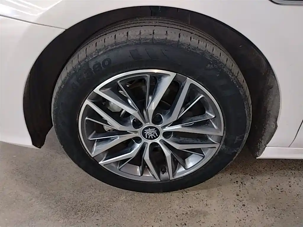 BYD Qin PLUS 2021 DM-i 120KM Flagship фото 23