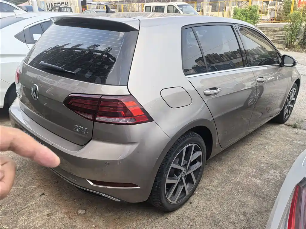 Volkswagen Golf 2020 Beloved Edition 280TSI DSG Comfort фото 8