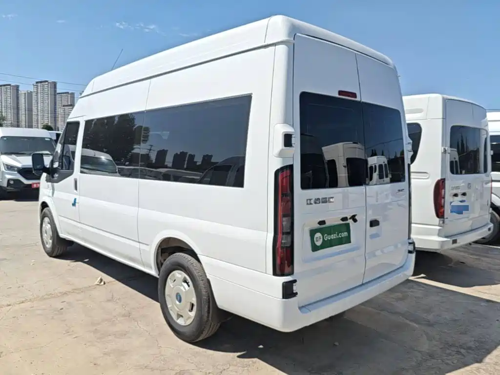 Jiangling JMC Fushun 2025 2025 Model 2.0T 6MT Diesel Medium Wheelbase Medium-High Roof Commercial MPV 7 Seats