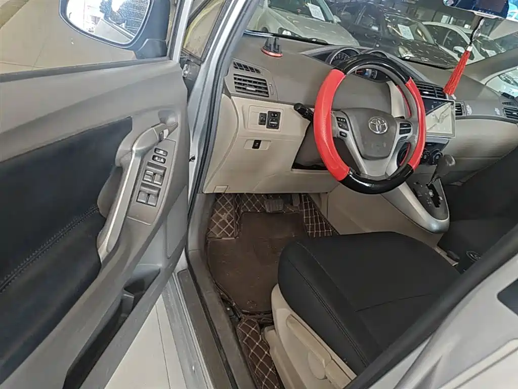 Toyota E'Z 2014 Xingyao 180E CVT Elite фото 16
