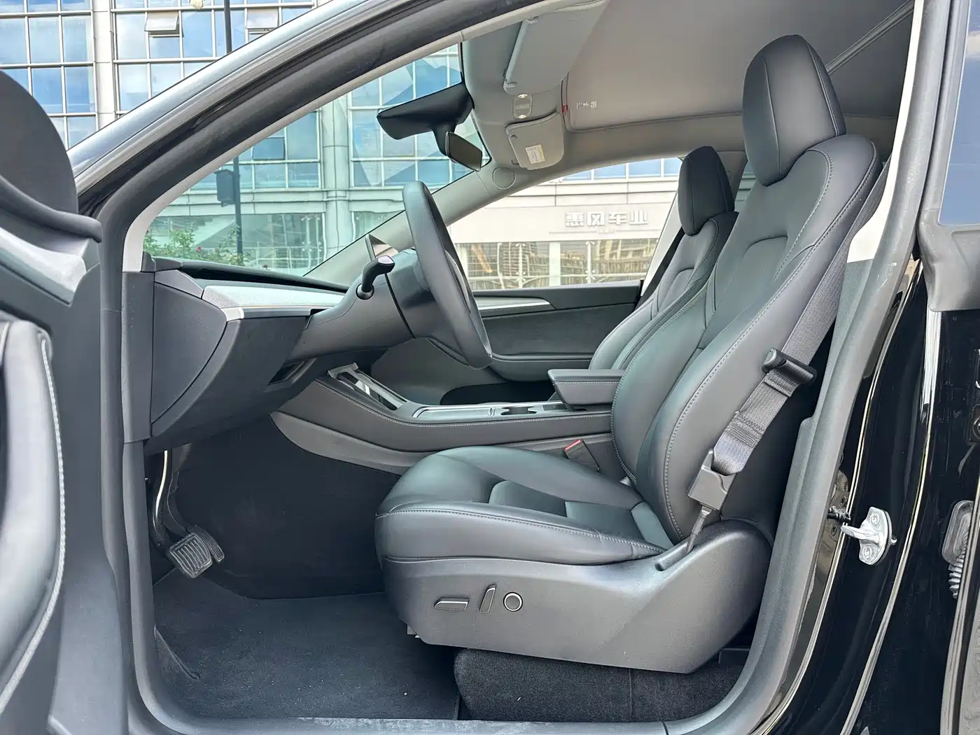 Фото 18 - Tesla Model Y