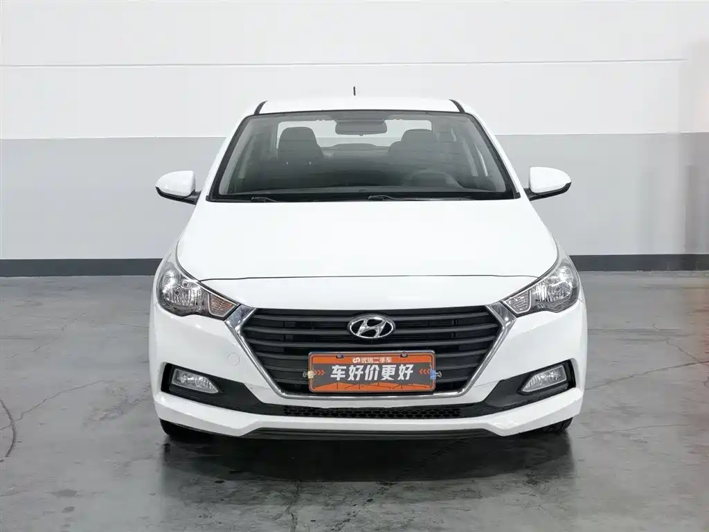 Hyundai Verna 2016 1.4L Manual Cool Edition GLS фото 3