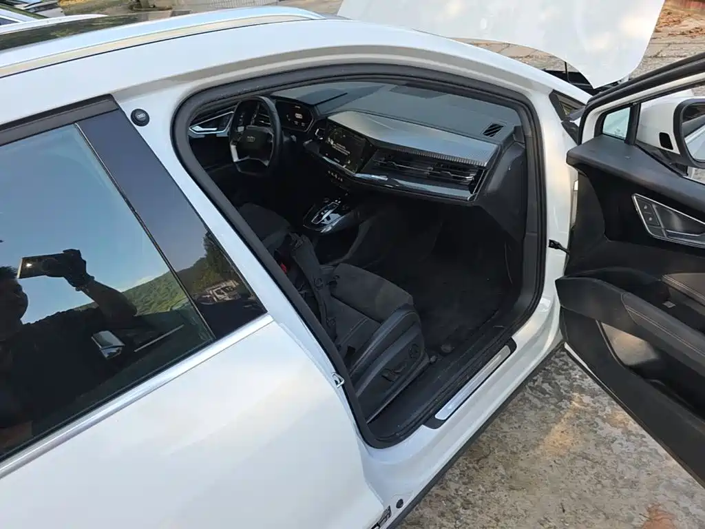 Фото 9 - Audi Q4 e-tron