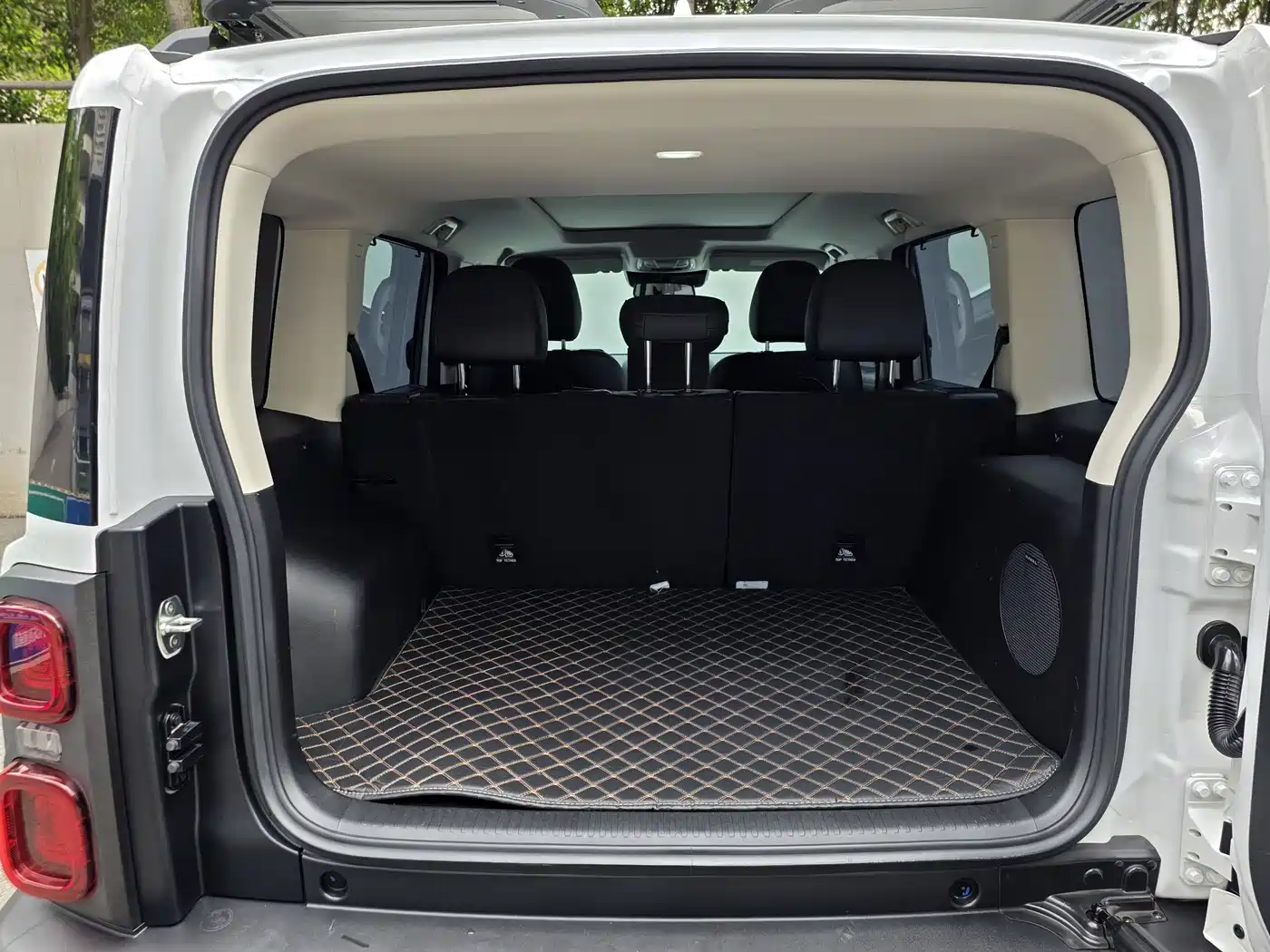 Haval Meng Long NEV 2024 Hi4 145 Cross-country Edition фото 38